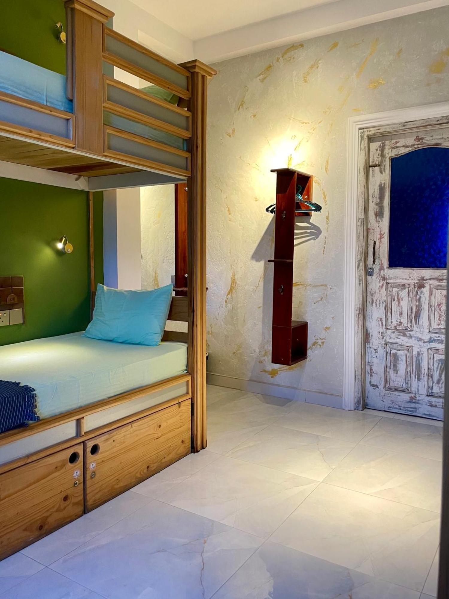 Habibi Hostel & Restaurant Unawatuna Eksteriør billede